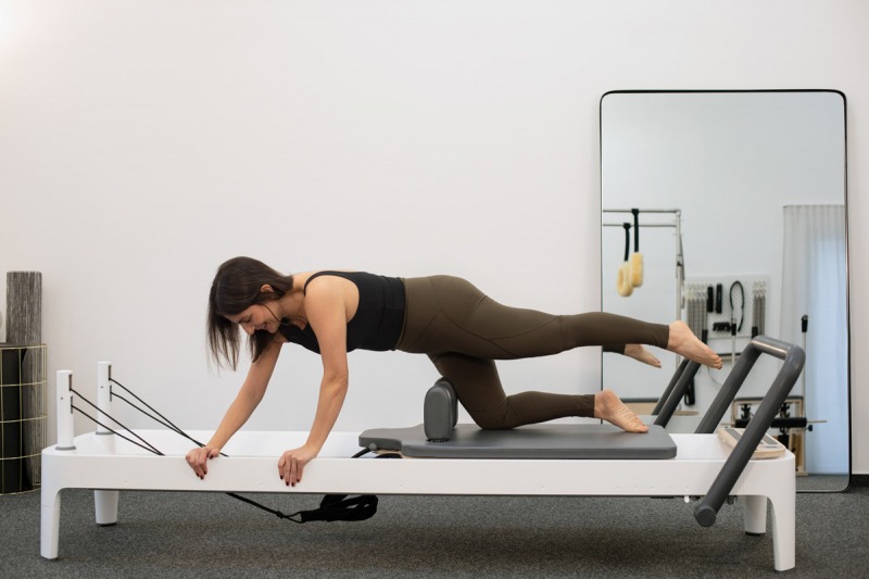 Businessportrait | Fitnesstrainerin Valeria Perrelli | Ora Pilates Studio
